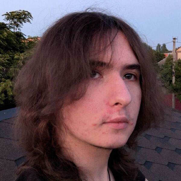 Файл:Worthymelight PFP.jpg
